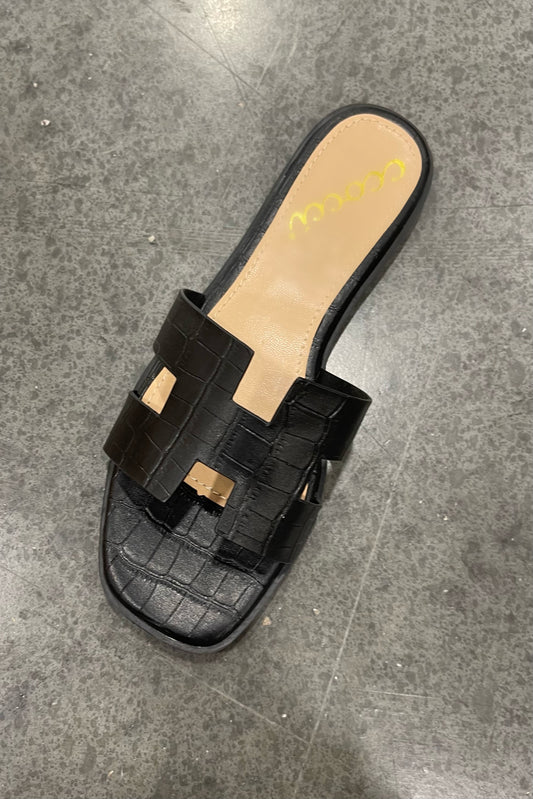 FINAL SALE!! The Parker Cut Out Slide in Black
