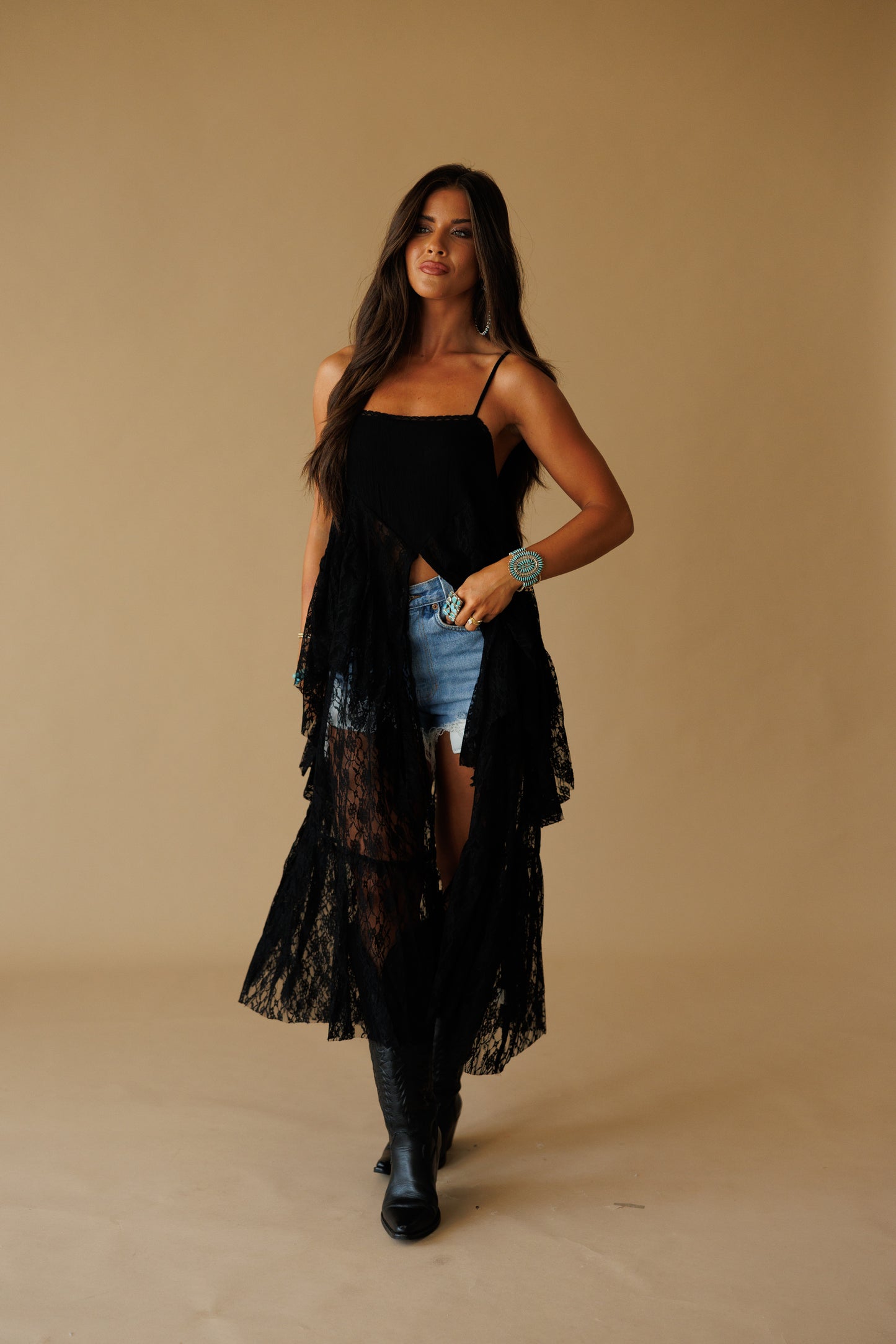 Ruffle Lace High-Low Top in Black
