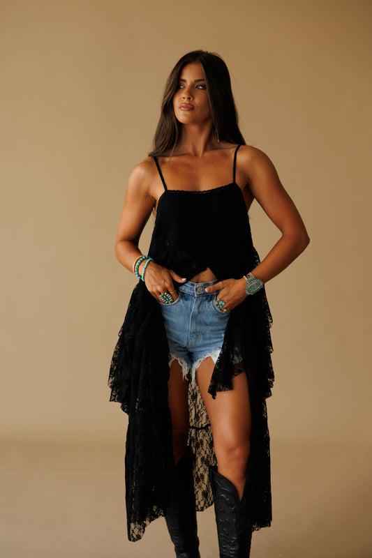 Ruffle Lace High-Low Top in Black
