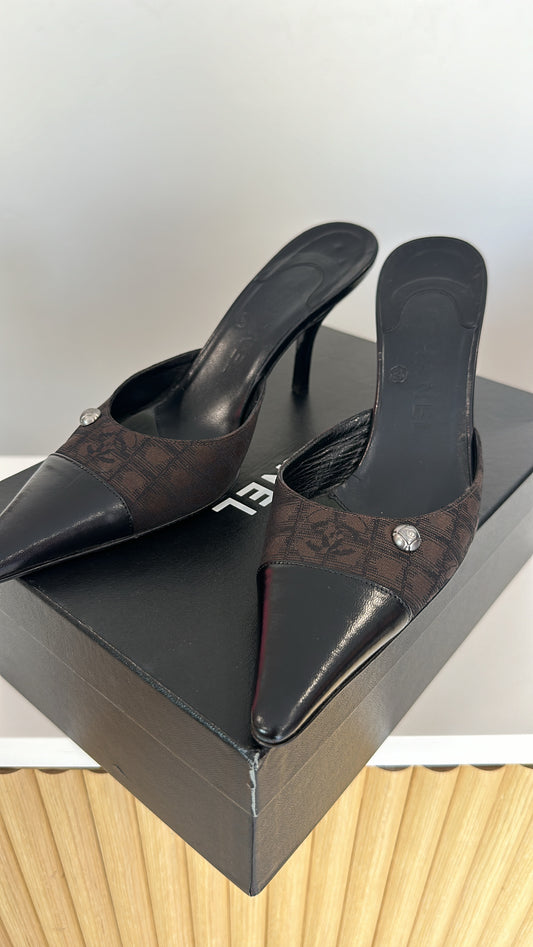 NEW!! Vintage Chanel Kitten Heels Size 8