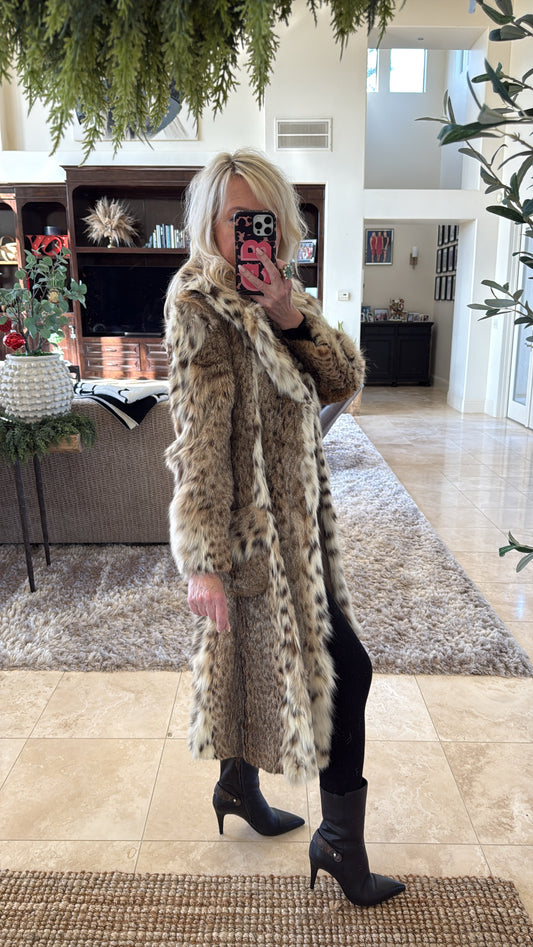 #36 Vintage Lynx Full Length Coat w/ Front Pockets