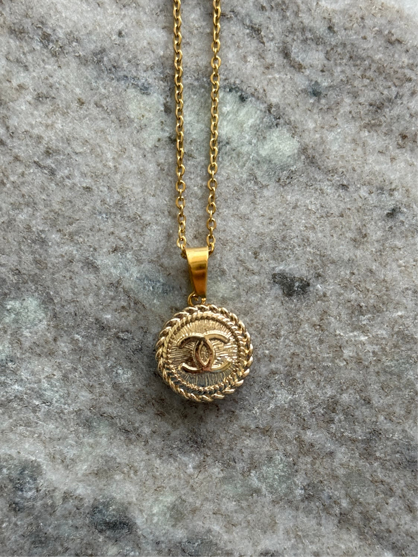 NEW!! Authentic Vintage Sunny Pendant in Gold