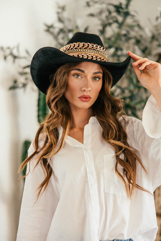 The “Beth Dutton” Chain Banded Suede Hat in Black