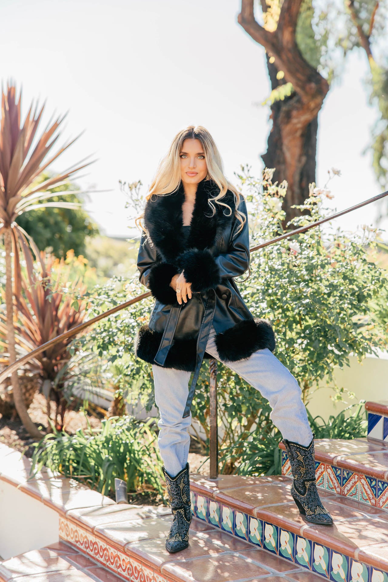 Main Character Faux Fur Lined Coat in Black