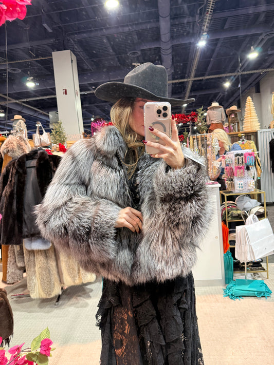 #125 Vintage Silver Fox Jacket Size Medium