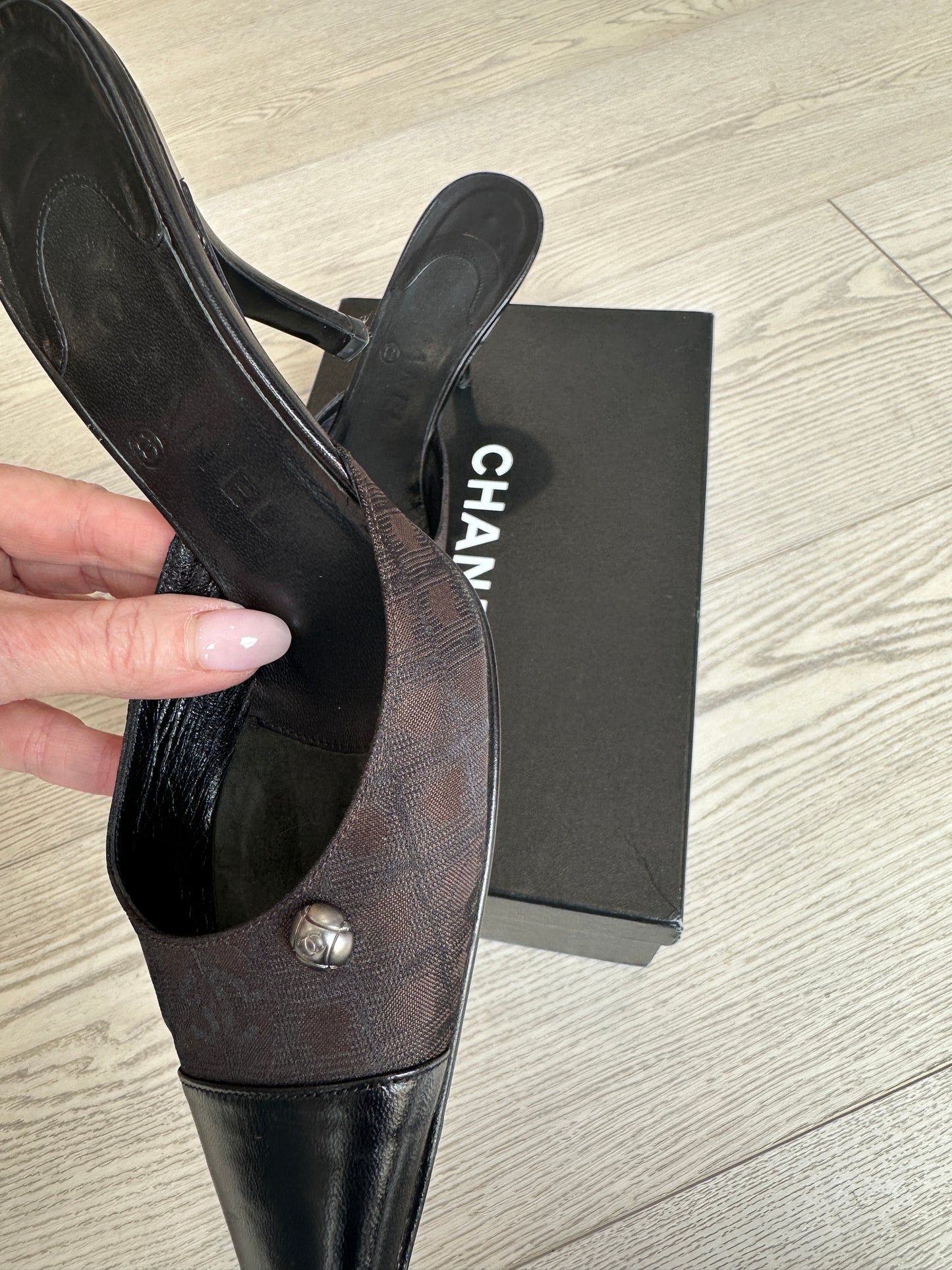 NEW!! Vintage Chanel Kitten Heels Size 8