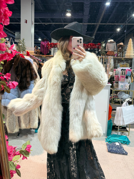 #166 Vintage White Fox Jacket Size Medium/Large