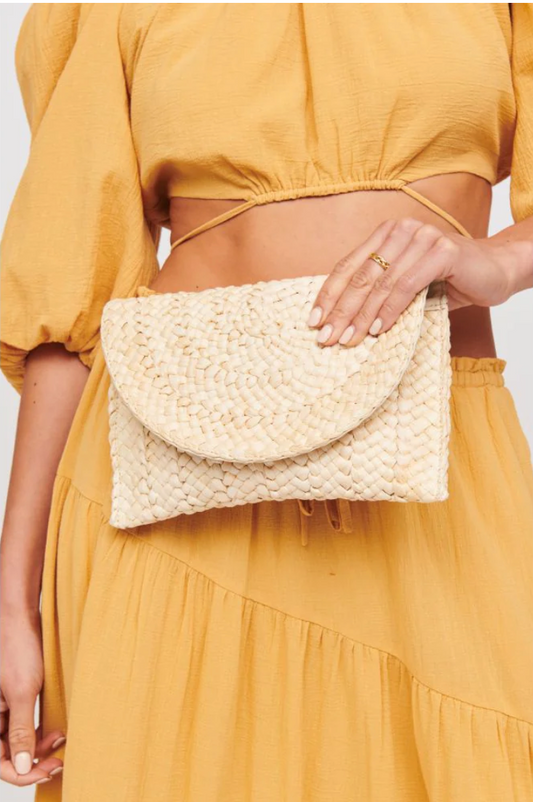 FINAL SALE!! Poolside Straw Clutch in Natural