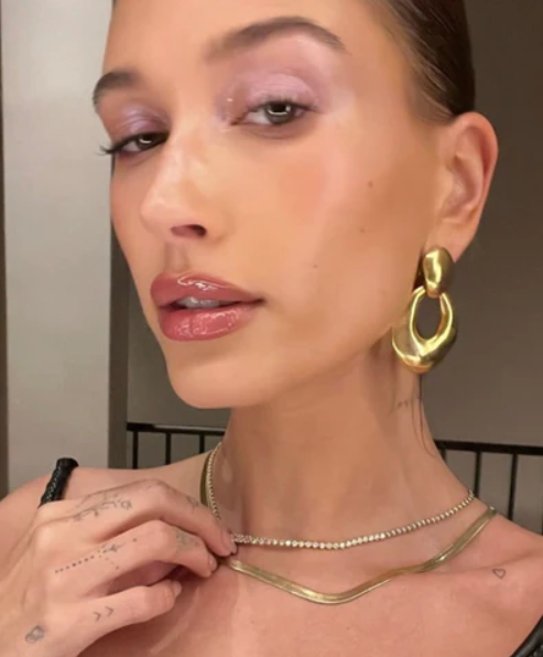 The Newport Earrings in Gold