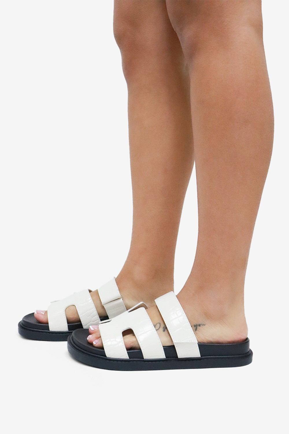 FINAL SALE!! The Lowkey Famous Slide in White