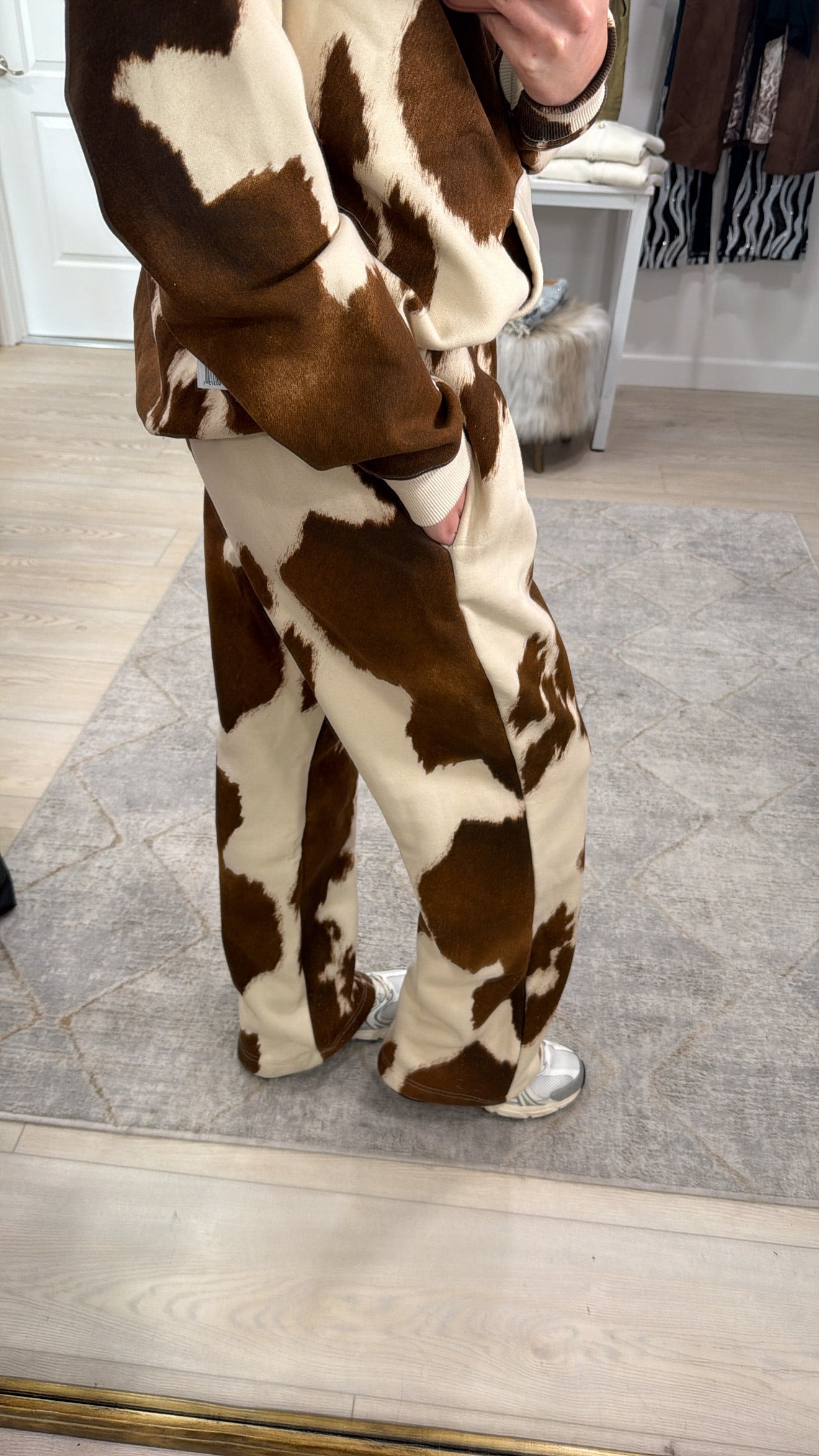 Signature Straight Leg Sweatpant in Cowhide
