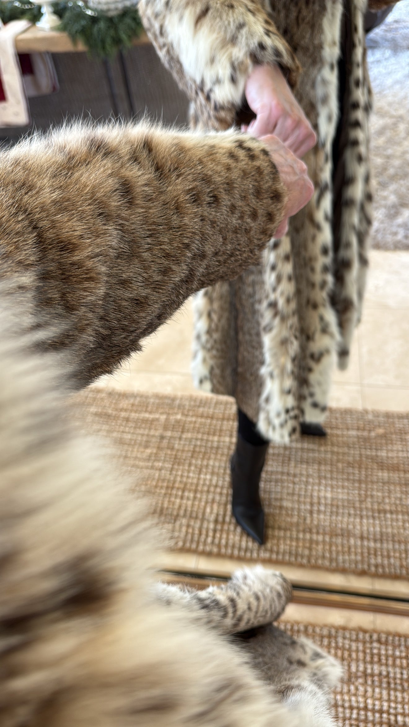 #36 Vintage Lynx Full Length Coat w/ Front Pockets