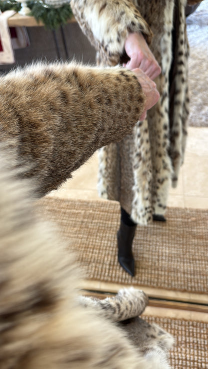 #36 Vintage Lynx Full Length Coat w/ Front Pockets