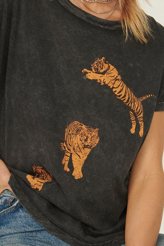 NEW!! Vintage Tiger Graphic Tee in Charcoal