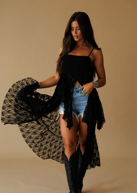 Ruffle Lace High-Low Top in Black