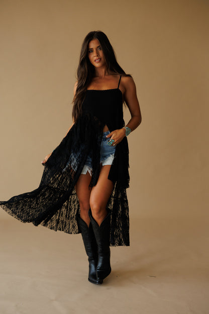 Ruffle Lace High-Low Top in Black