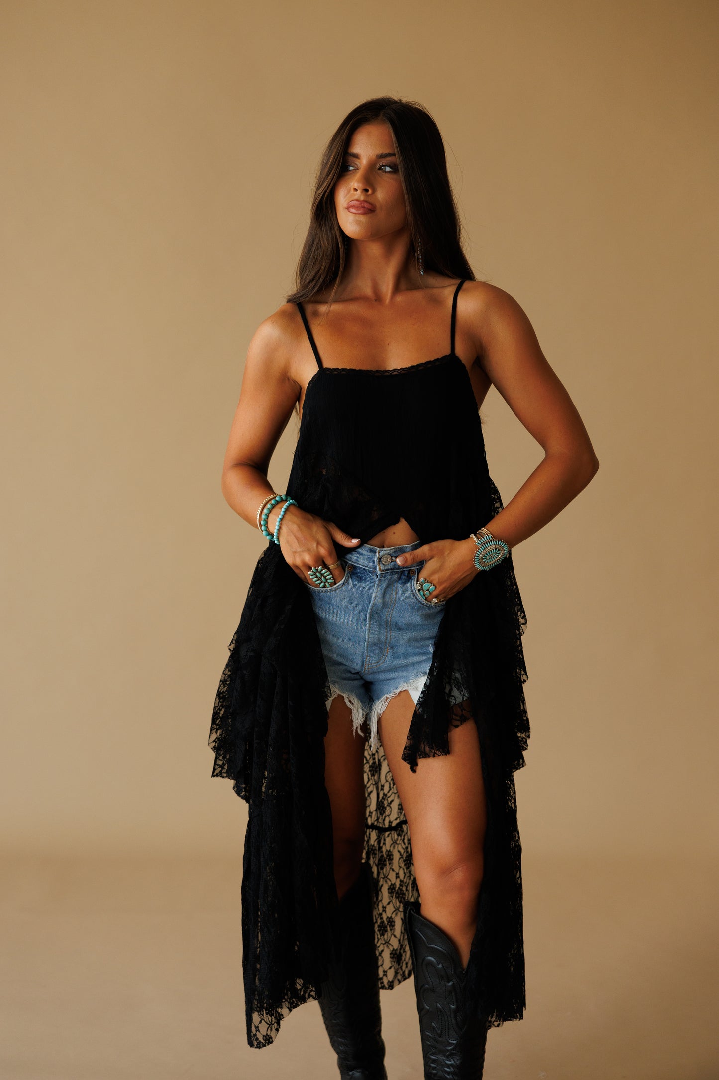 Ruffle Lace High-Low Top in Black