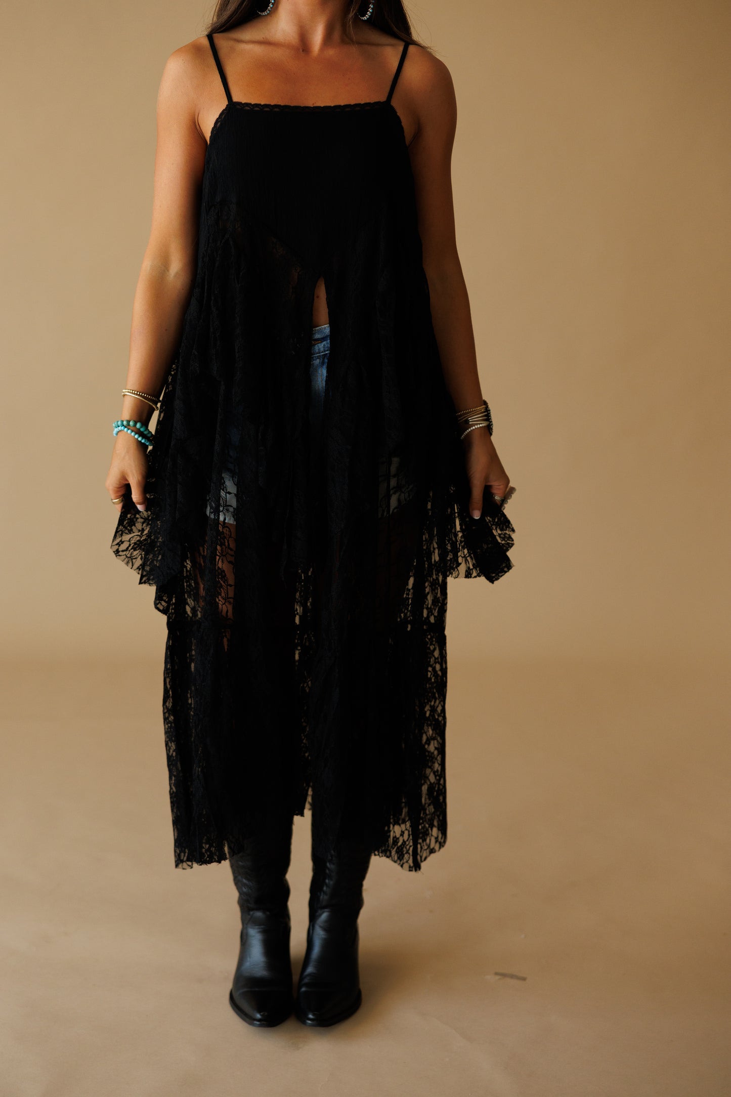Ruffle Lace High-Low Top in Black