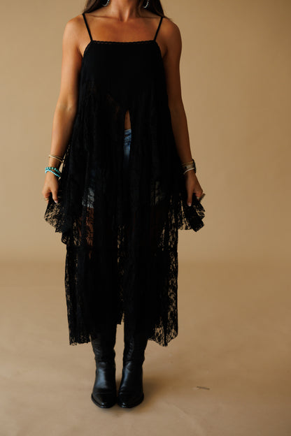 Ruffle Lace High-Low Top in Black
