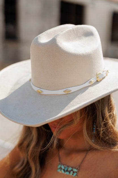 NEW!! The "Dolly" Faux Suede Cowboy Hat in Ivory (7799894081775)
