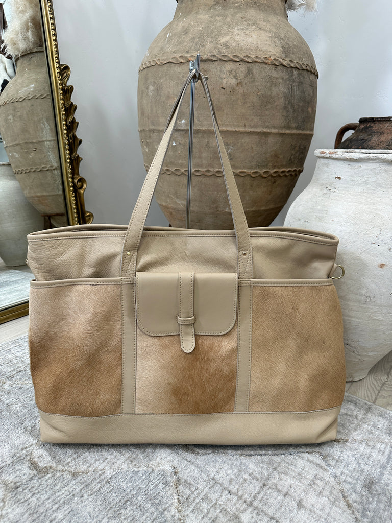 EXCLUSIVE!! Leather and Cowhide Travel Bag in Nude