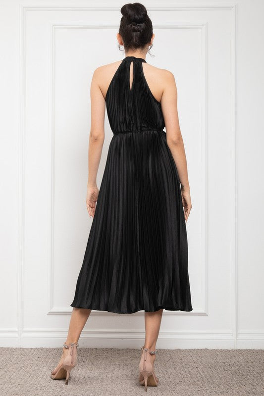 FINAL SALE!! Luna Pleated Midi Dress in Black
