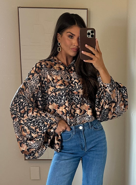 NEW!! Wild Cheetah Print Satin Top in Black