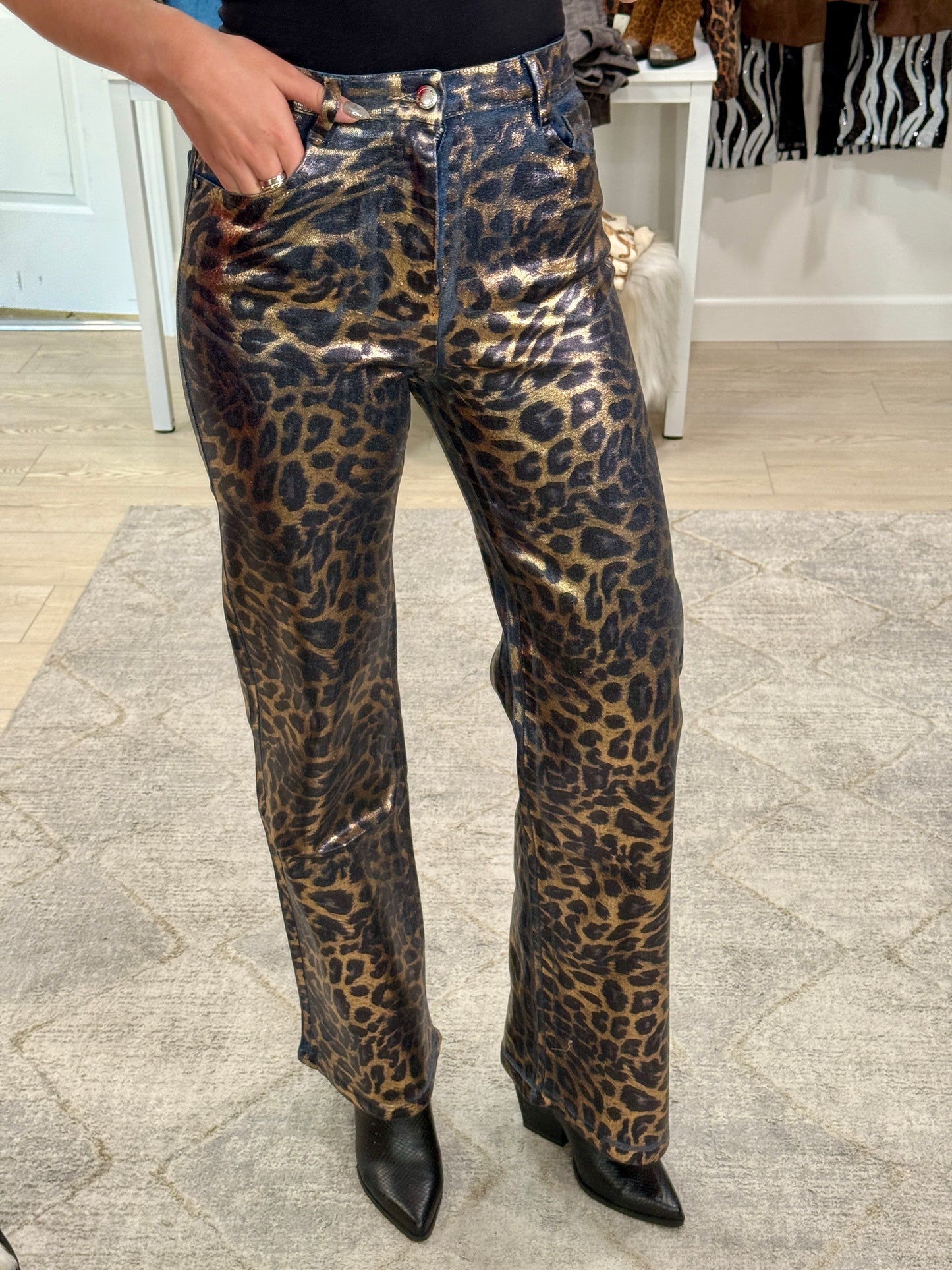 NEW!! The Stunner Leopard Shine Jean