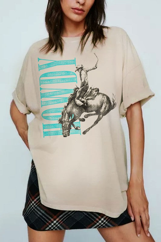 NEW!! Howdy Graphic Tee in Taupe
