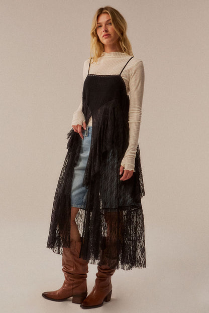 Ruffle Lace High-Low Top in Black