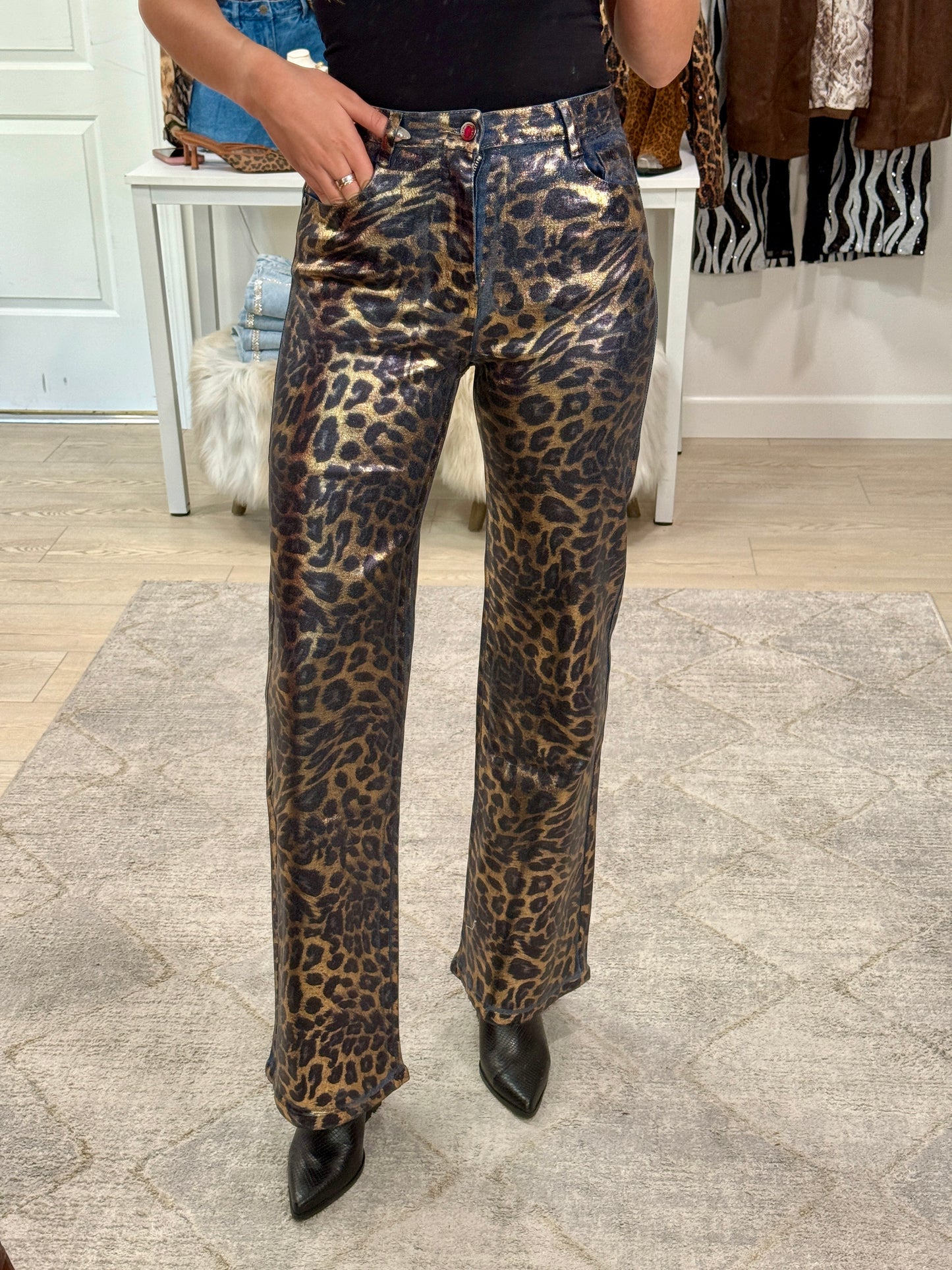 NEW!! The Stunner Leopard Shine Jean
