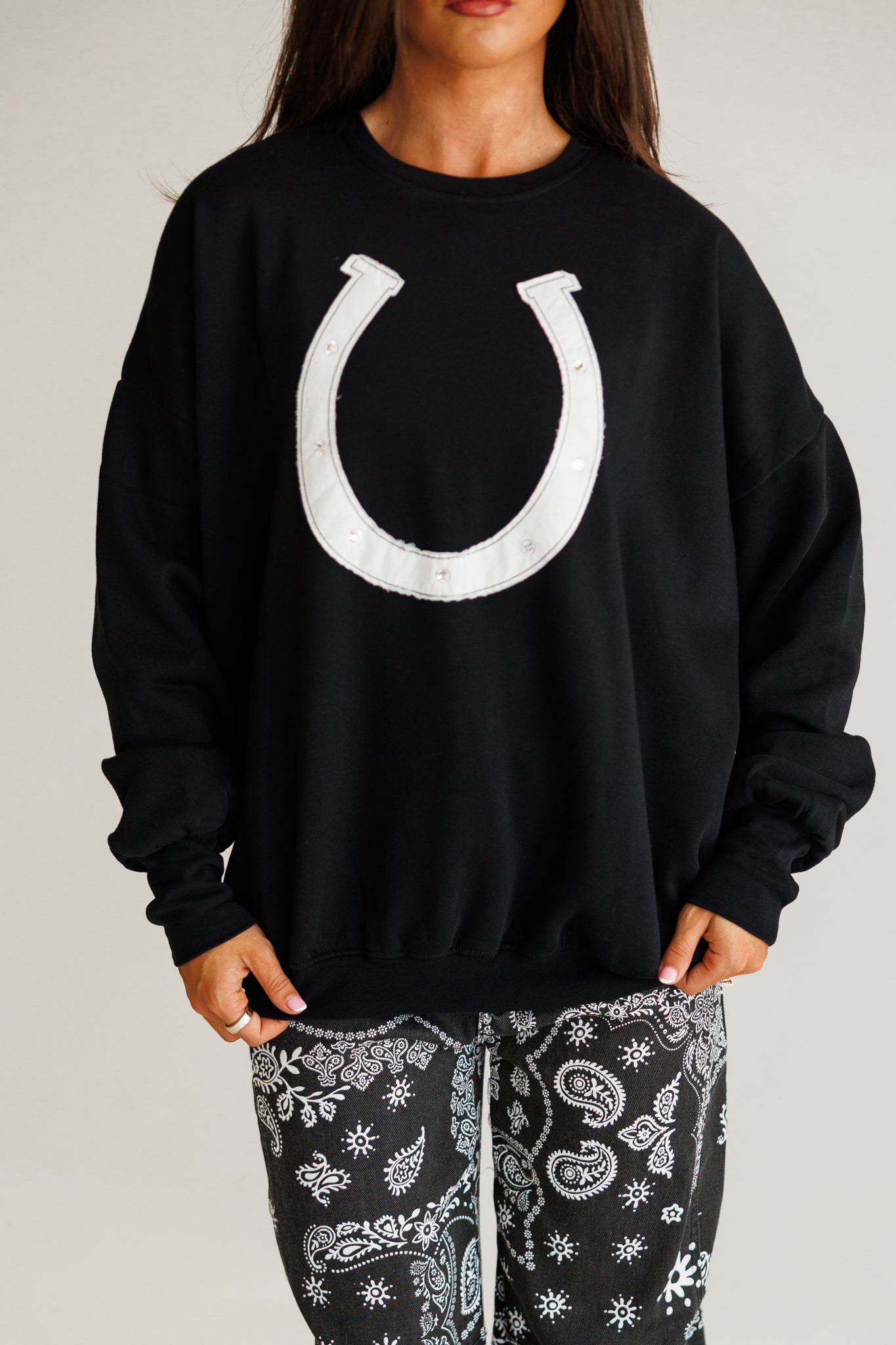 Horseshoe Sweatshirt in Black