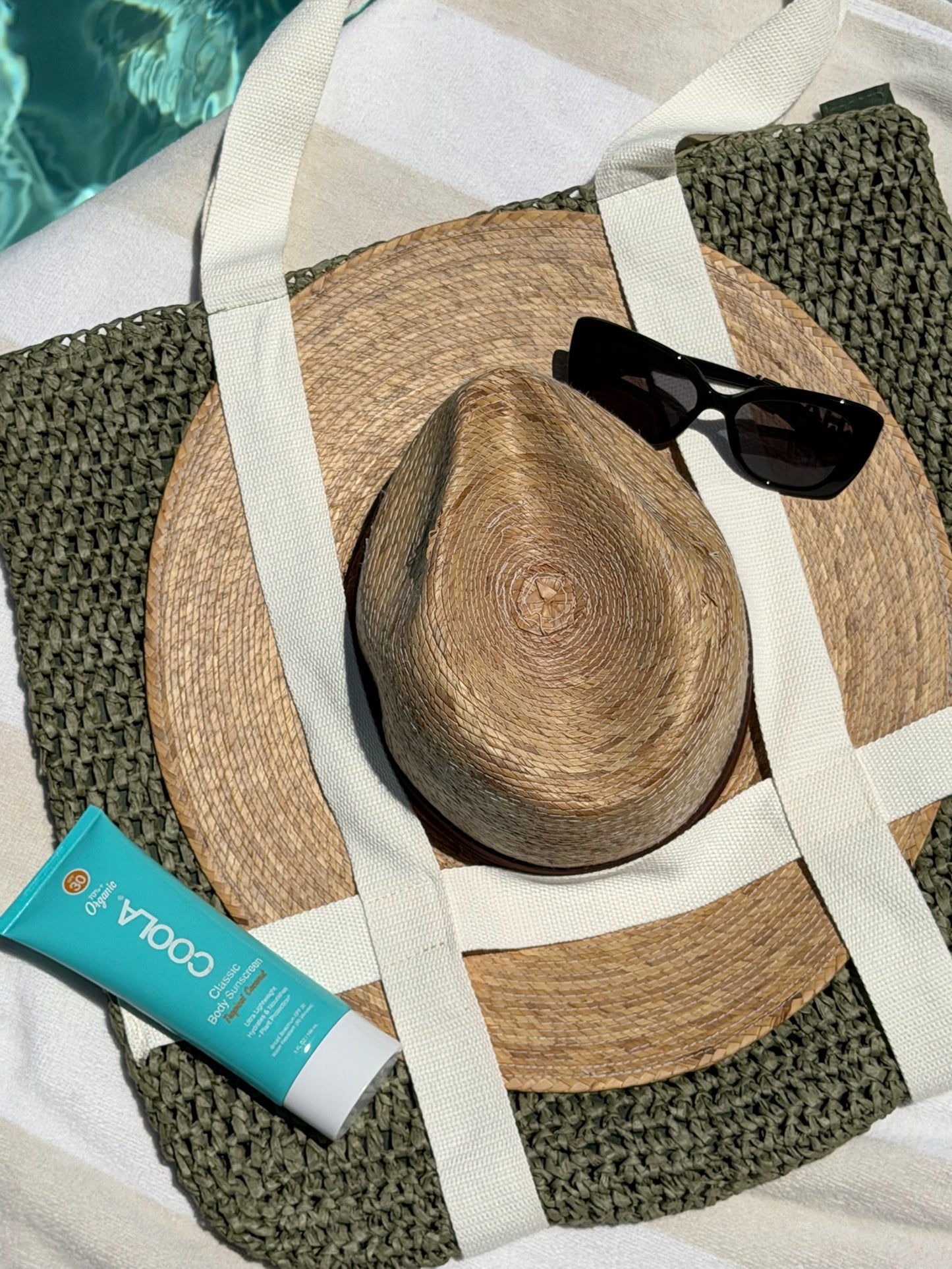 Hat Carrying Beach Bag in Olive
