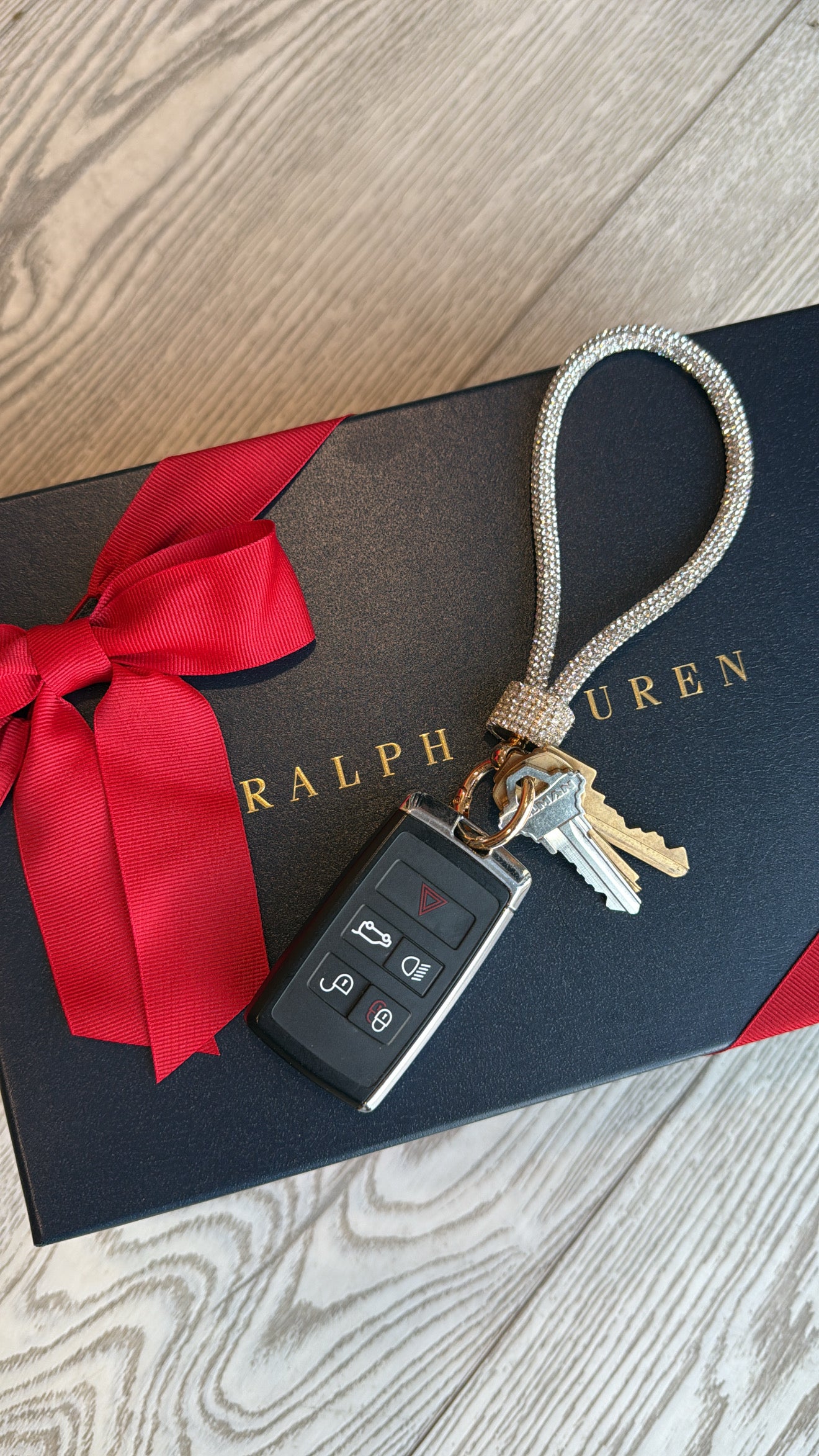 DOORBUSTER!! Rhinestone Keychain in Clear