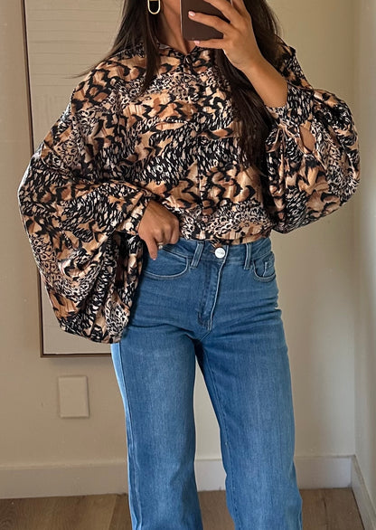 NEW!! Wild Cheetah Print Satin Top in Black