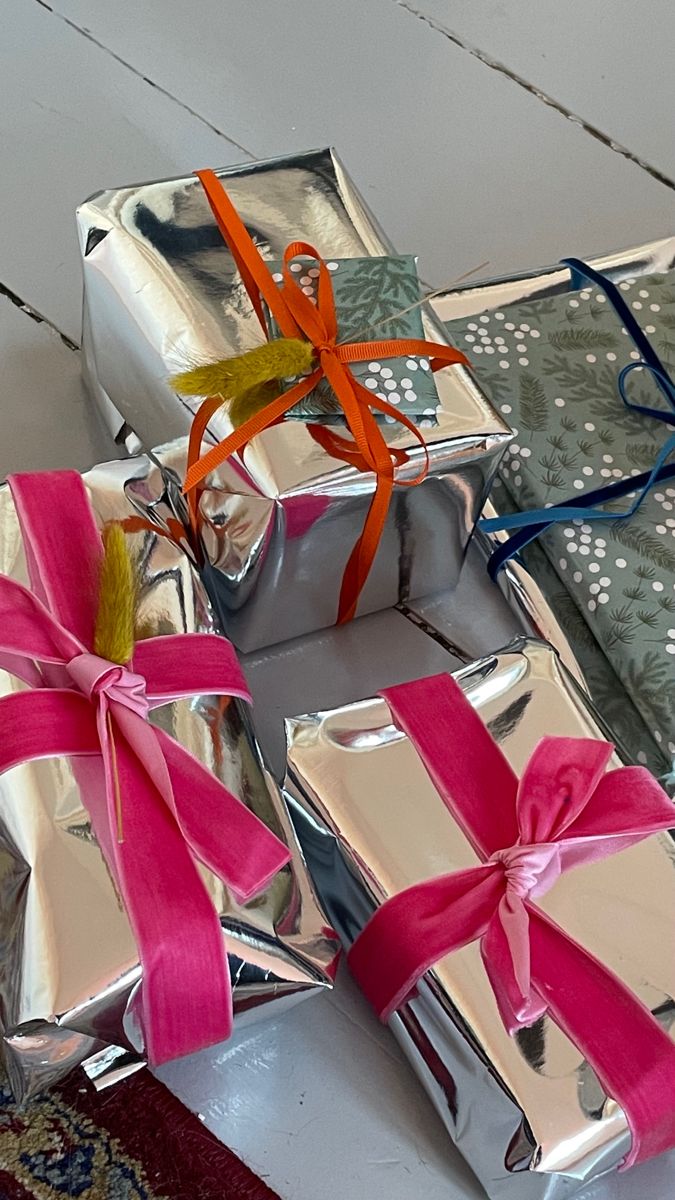 GIFT W/ PURCHASE
