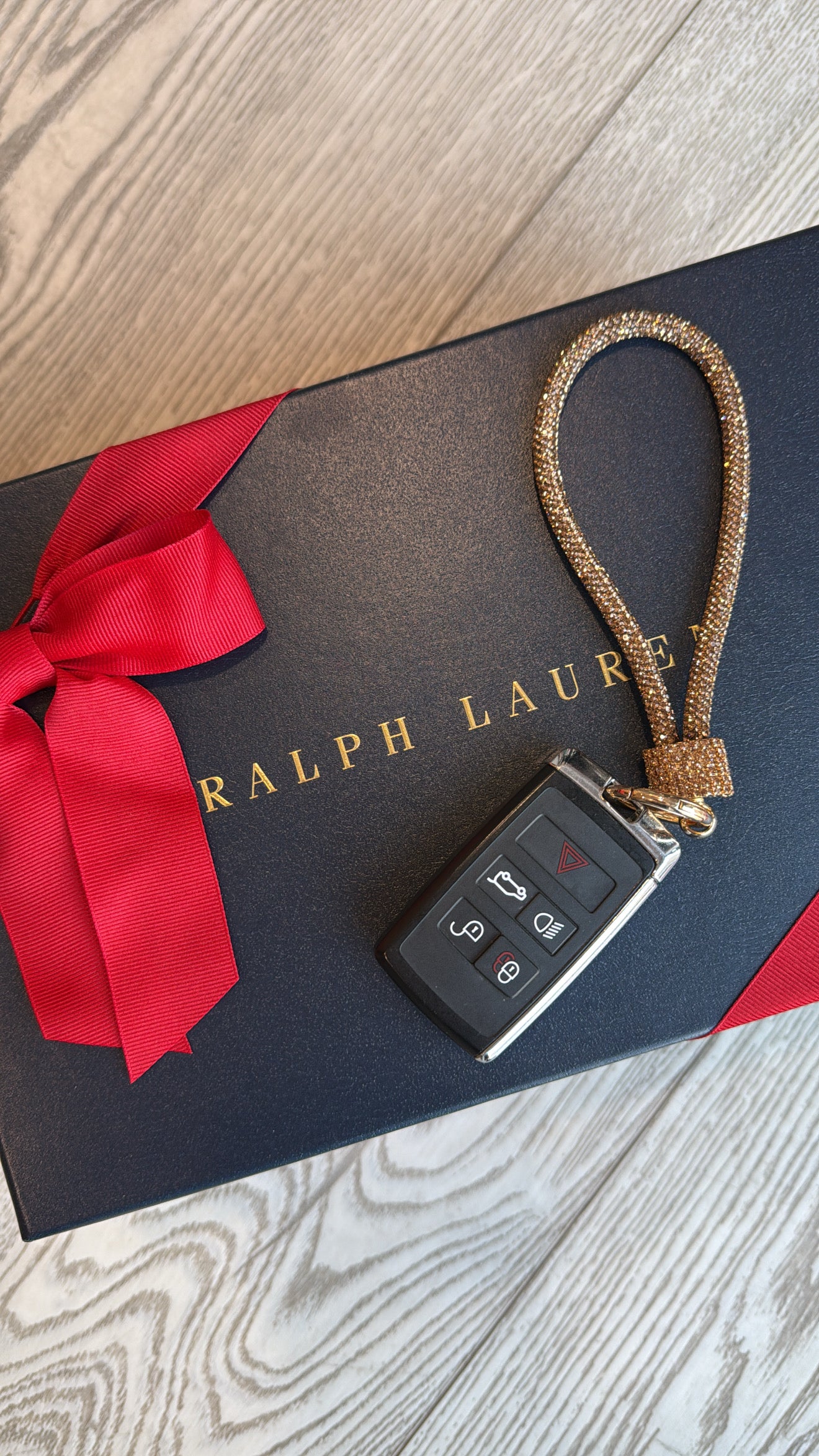 DOORBUSTER!! Rhinestone Keychain in Gold