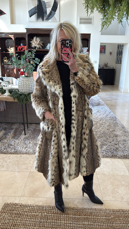 #36 Vintage Lynx Full Length Coat w/ Front Pockets