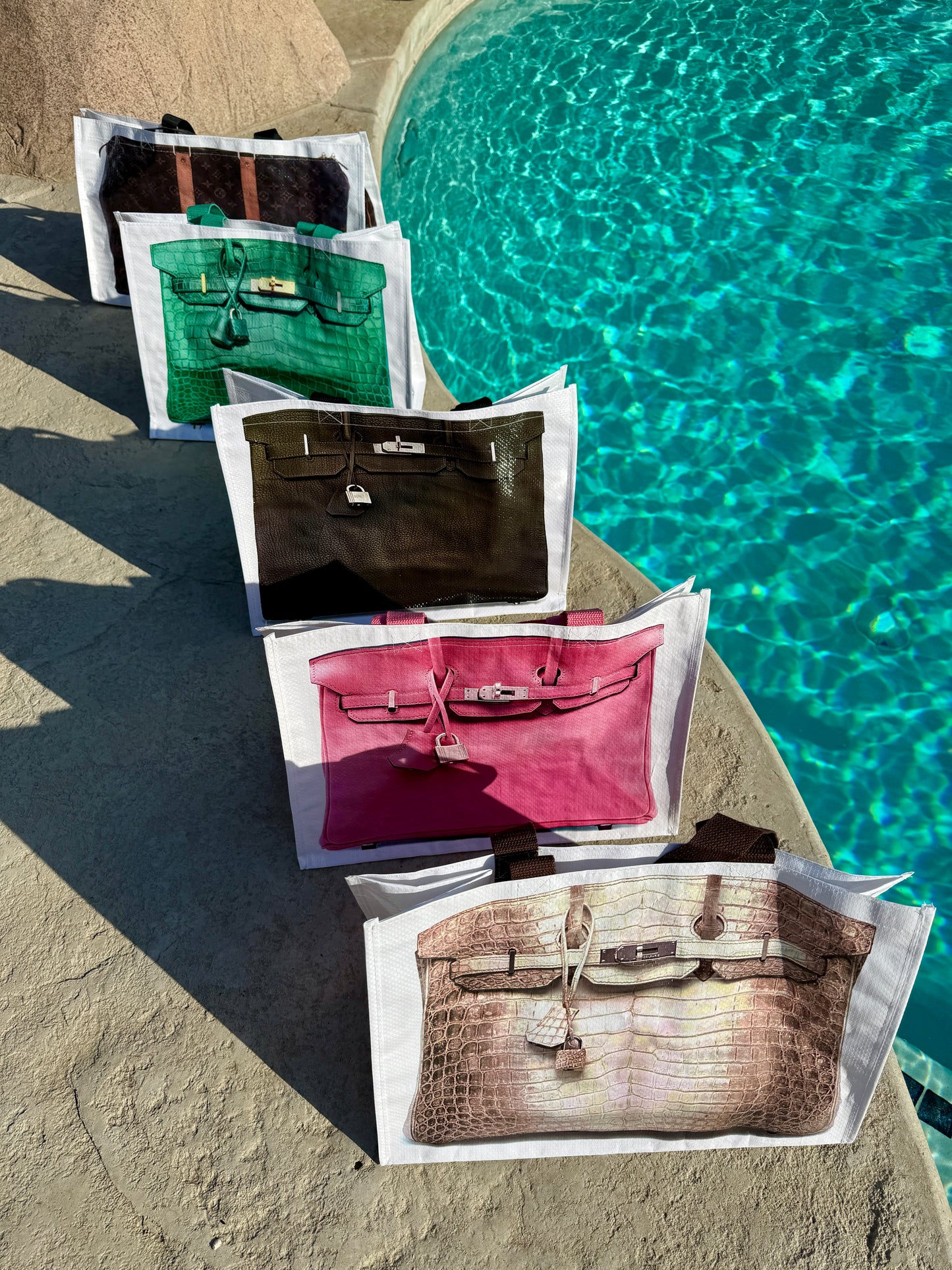 NEW!! Icon Medium Tote Bag in 5 Colors