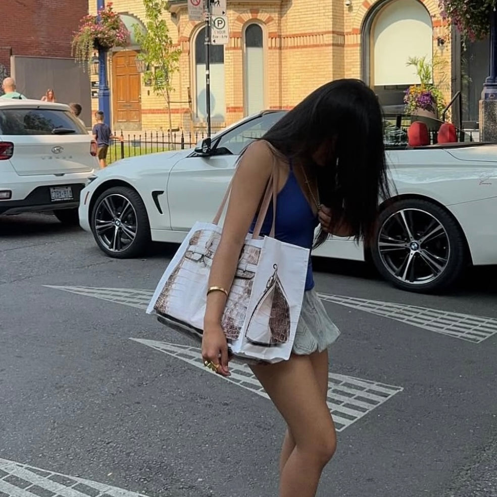 NEW!! Icon Medium Tote Bag in 5 Colors