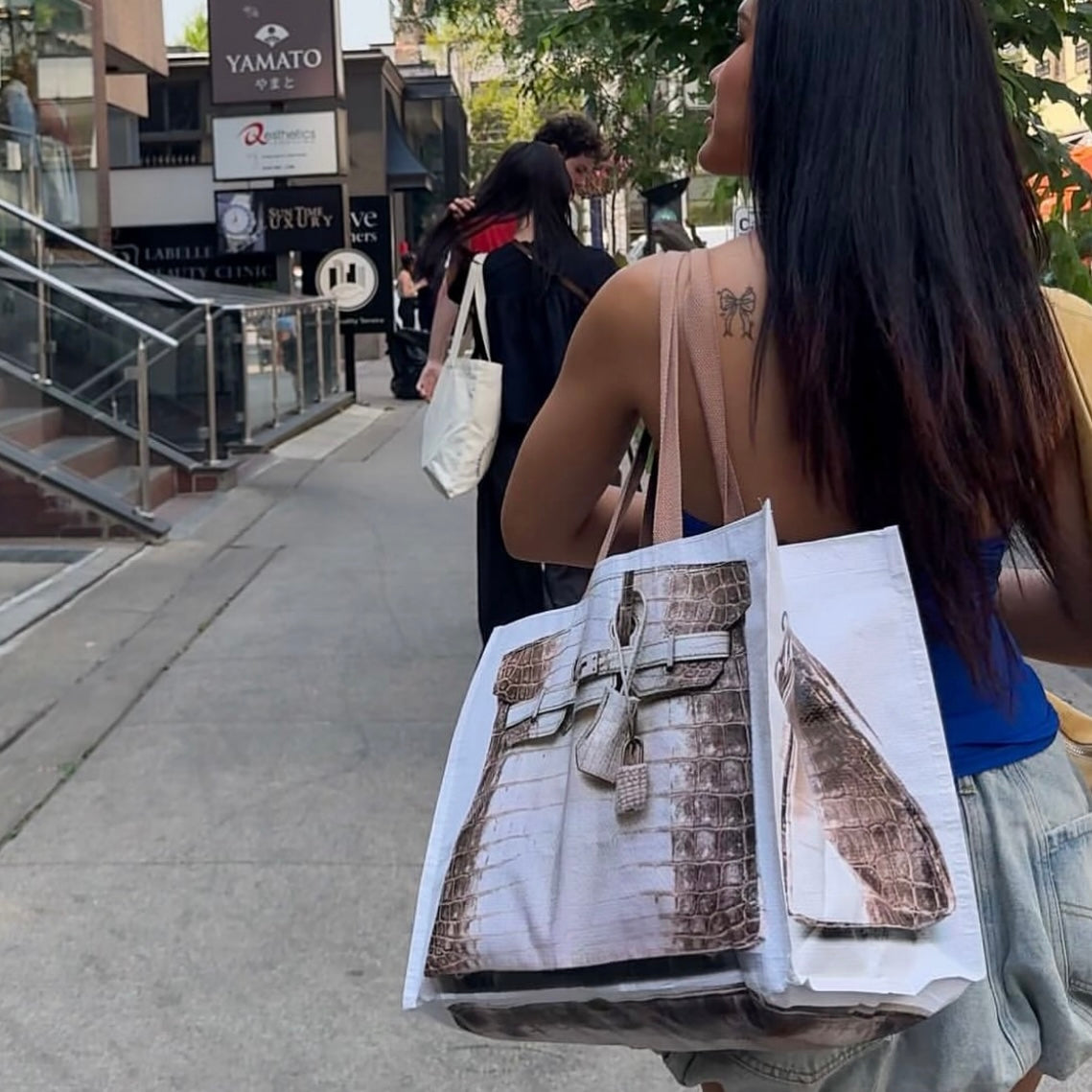 NEW!! Icon Medium Tote Bag in 5 Colors