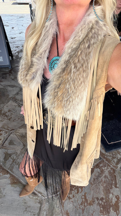 Vintage Coyote Fur & Leather Fringe Collar - Medium Size