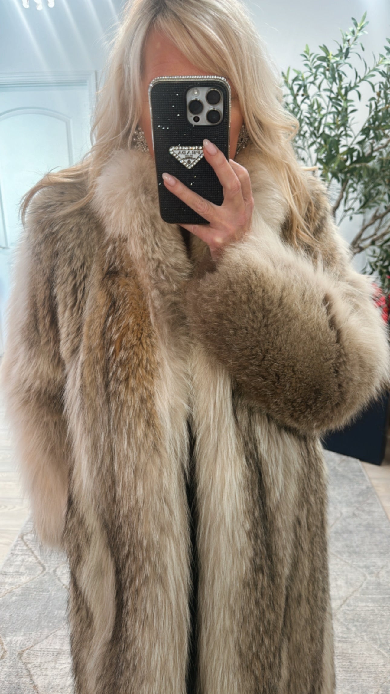 #7 Vintage Coyote Fur Coat - Size S-M