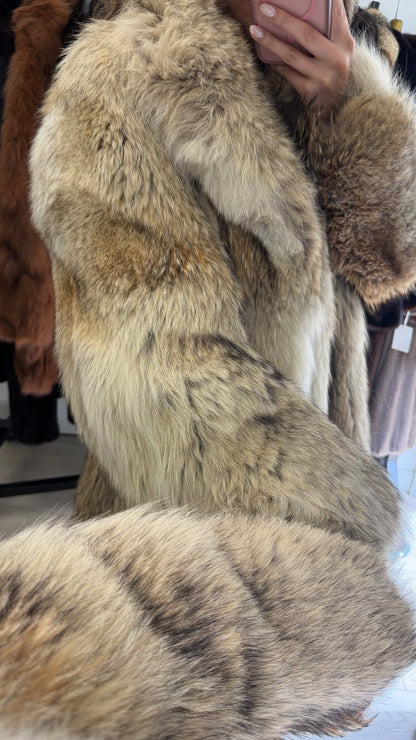 #44 Vintage Oversized Coyote Fur Jacket Size Small