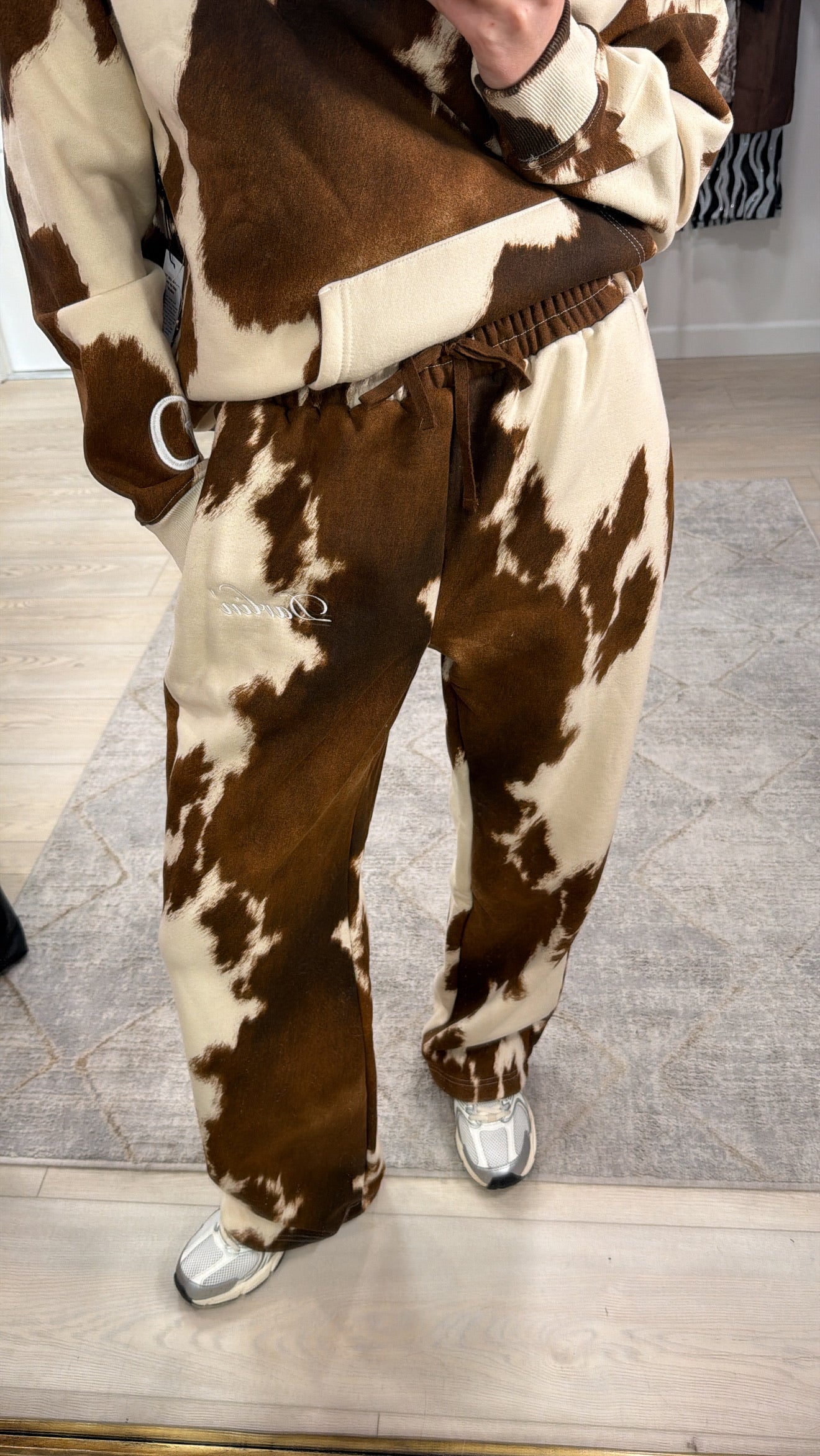 Signature Straight Leg Sweatpant in Cowhide