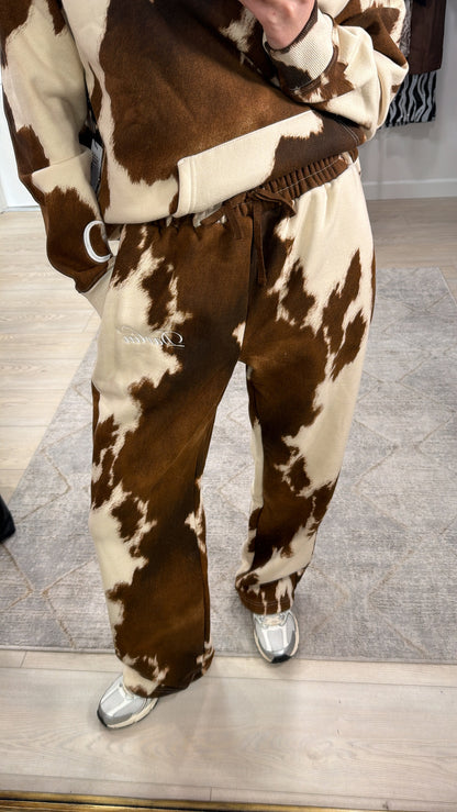Signature Straight Leg Sweatpant in Cowhide