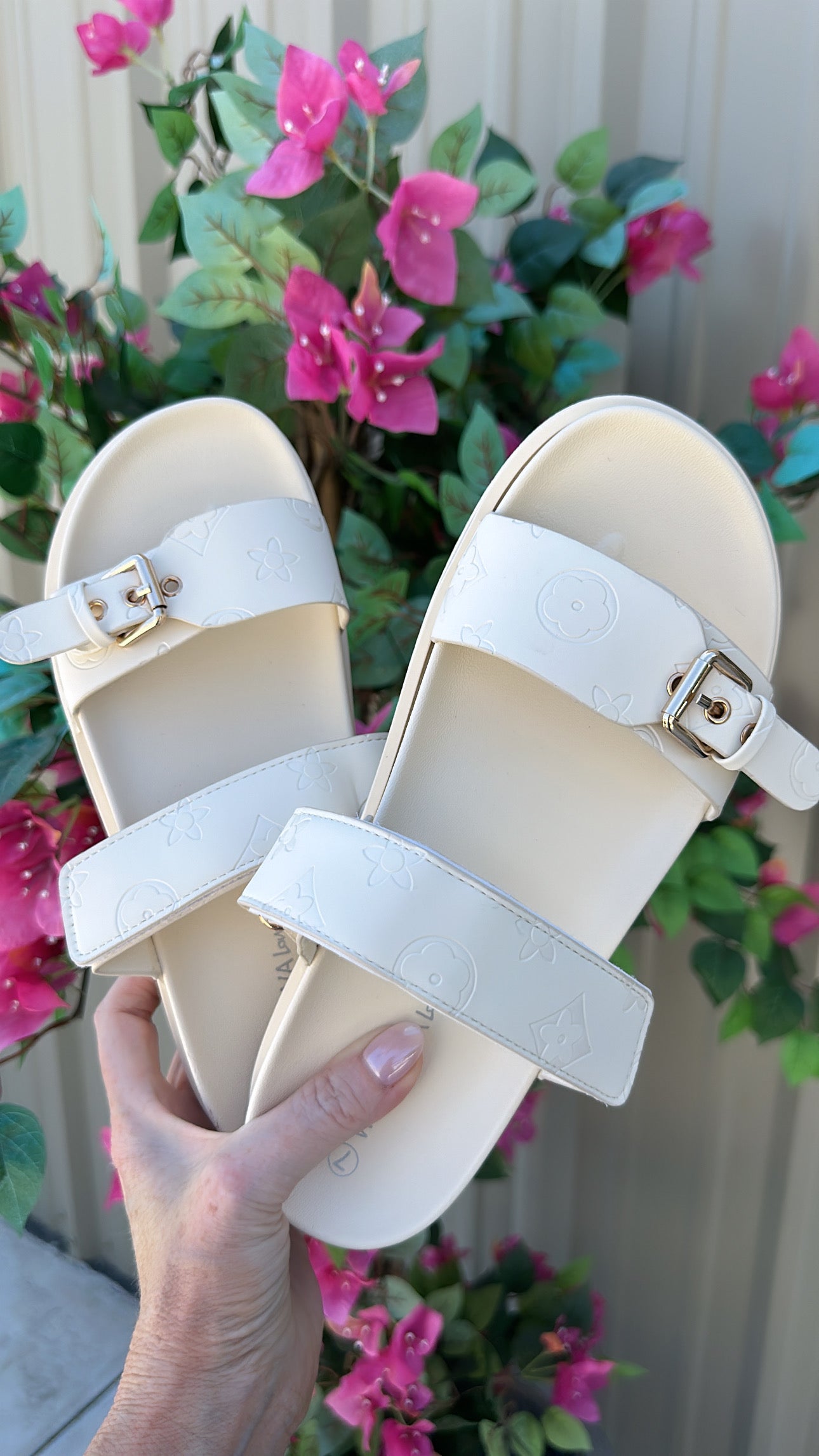 FINAL SALE Roma Embossed Sandal