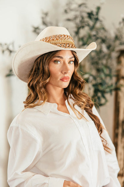 NEW!! The “Beth Dutton” Chain Banded Suede Hat in Ivory