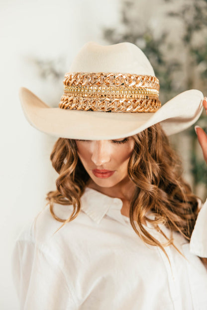 NEW!! The “Beth Dutton” Chain Banded Suede Hat in Ivory