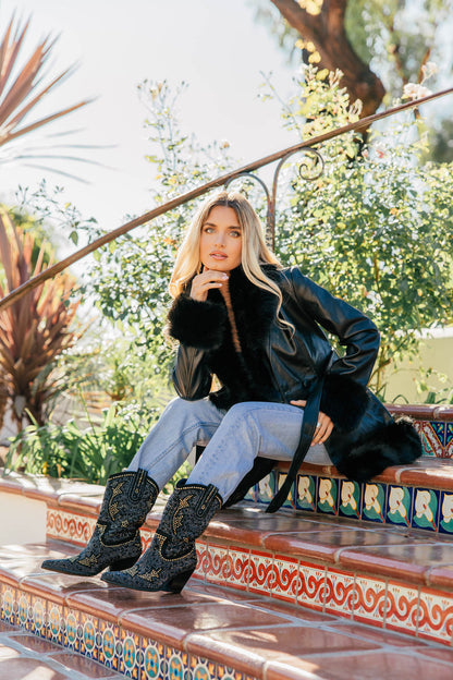Main Character Faux Fur Lined Coat in Black